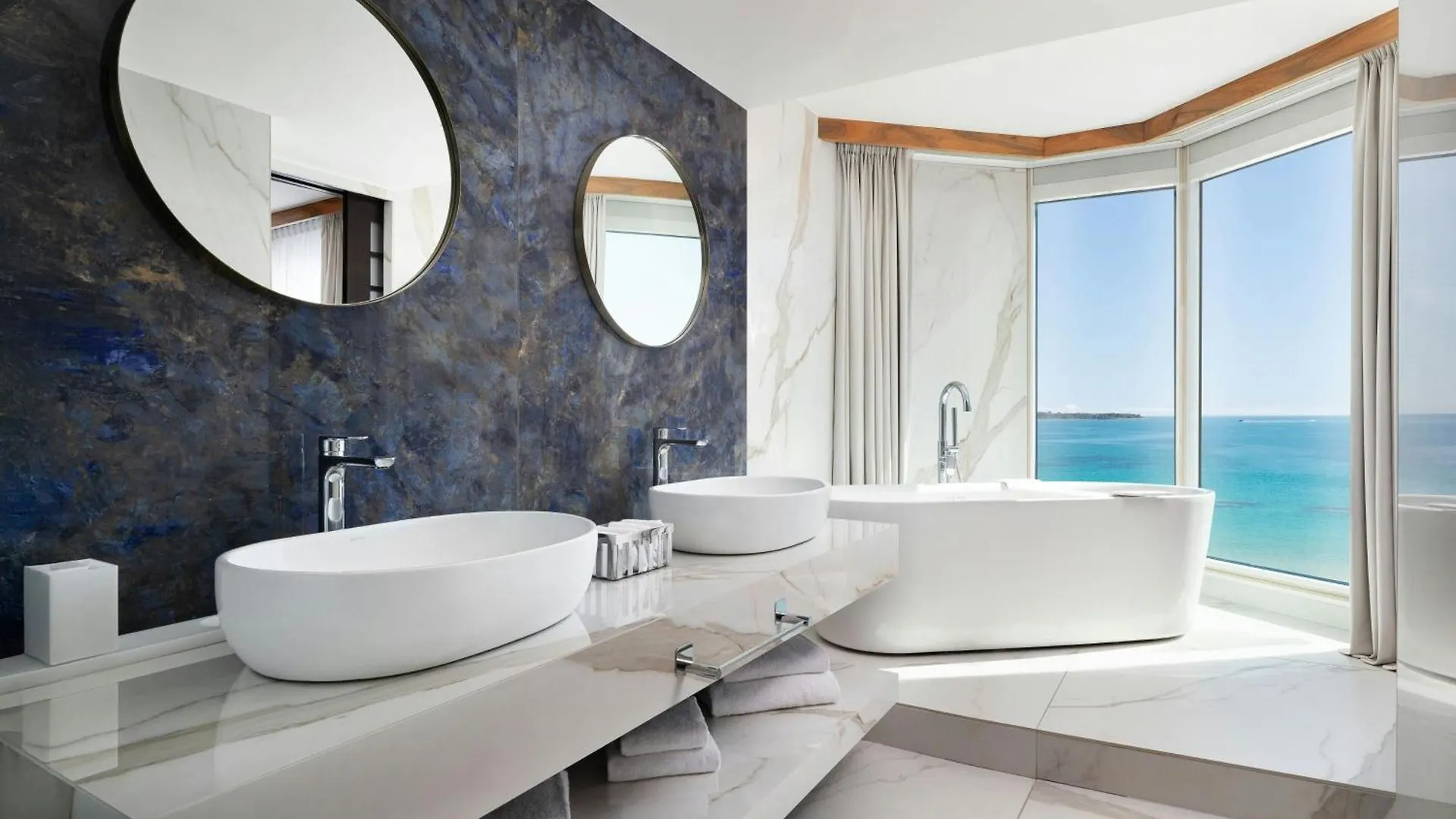 JW Marriott Cannes 5*,
